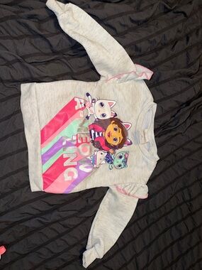 Girls' “Gabby’s Dollhouse” Light Gray Graphic Sweatshirt with Pink Accents